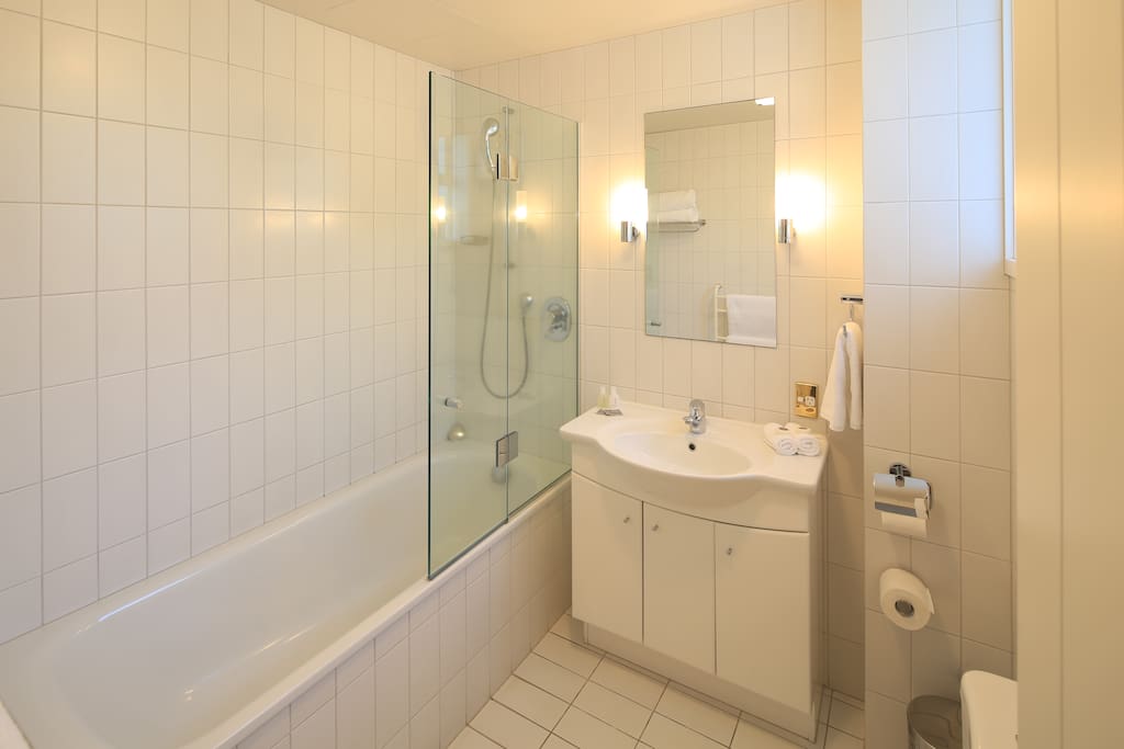 Bathroom 2 Bedroom