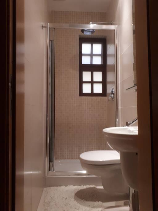 Private Bathroom (not ensuite)