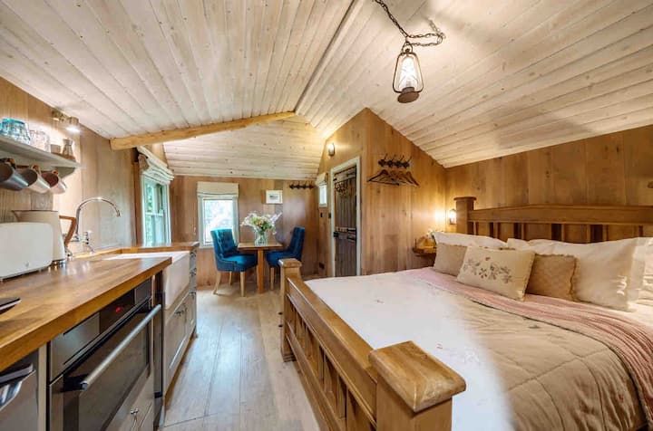 Silver Birch Hideaway at Salcombe Farm photo 2