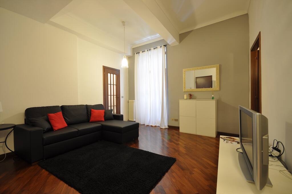 Soggiorno con divano letto - Living room with sofa bed