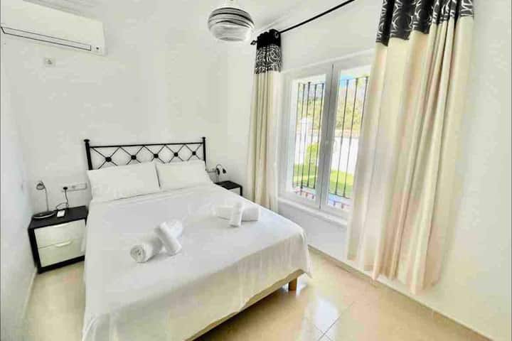 Chumba cha 4 cha kulala mara mbili chenye chumba cha kulala 