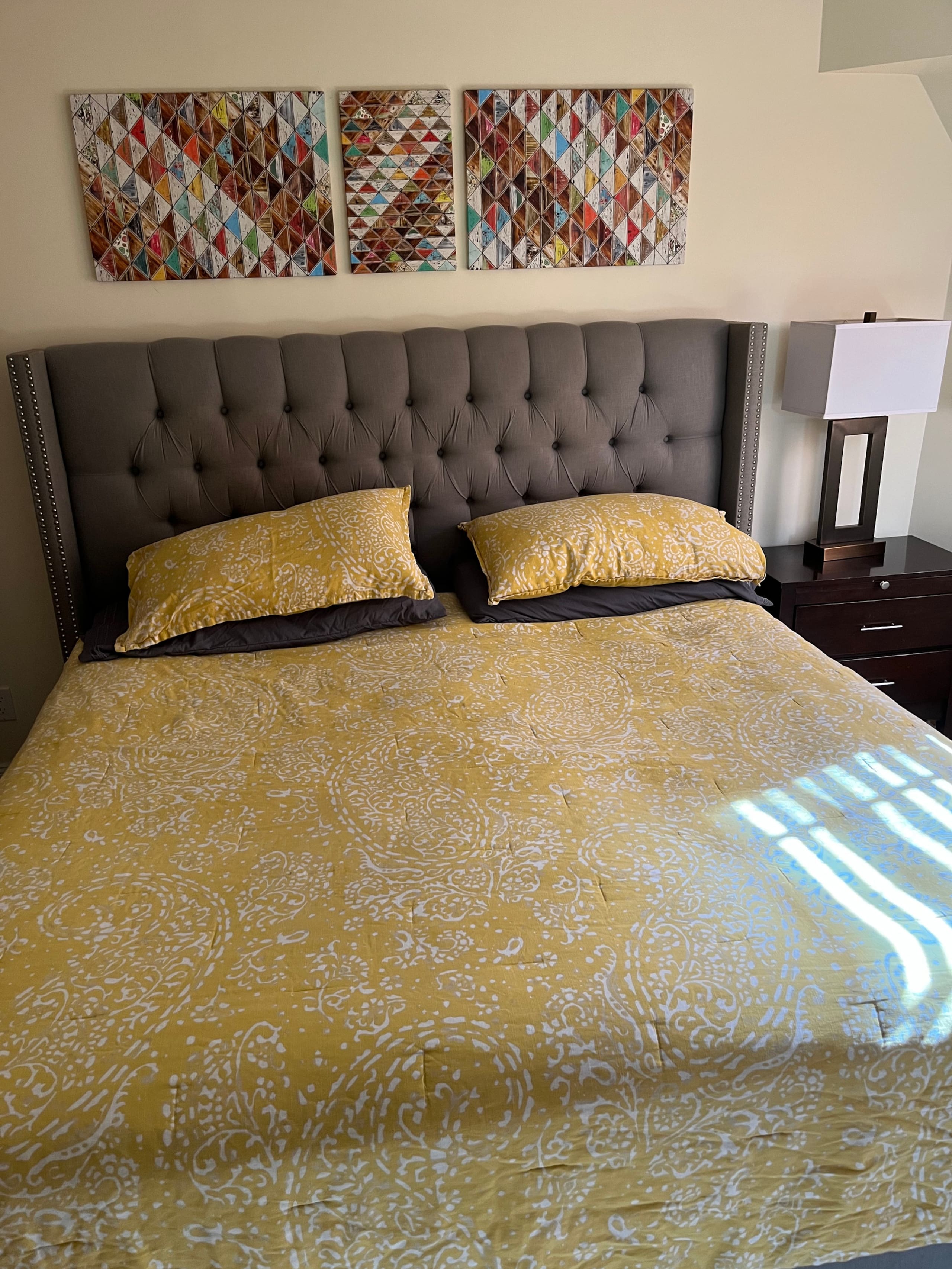 Home in San Francisco · ★4.86 · 3 bedrooms · 5 beds · 2 baths - Image 16