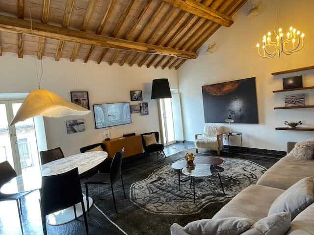 Monti luxury top floor flat gallery image 2