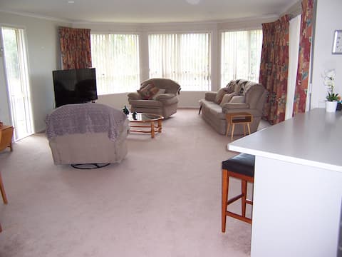 Popular Airbnb listing: Pams Place in Far North District