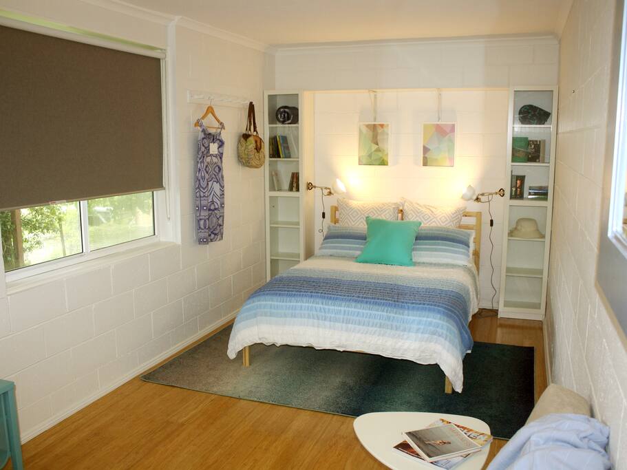 Bamboo floors, double bed and blackout blinds.
