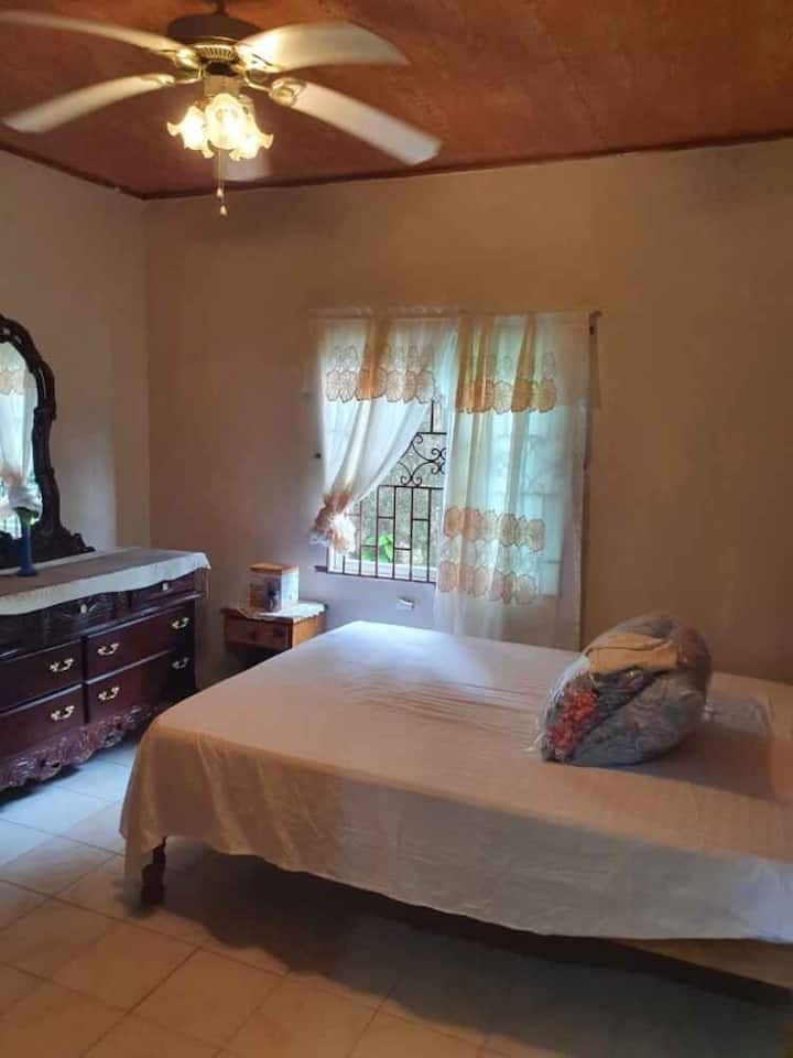 images Castle View Guest House Mandeville blue mountain peak ferienwohnungen