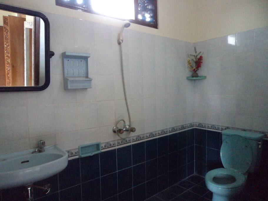 Clean & Dry Bath Room