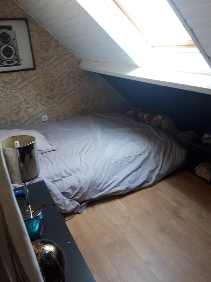 ชั้นลอยมีไฟ en 140