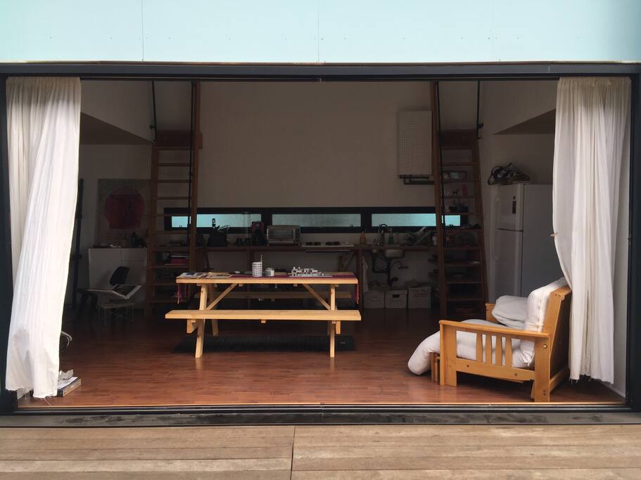Expansive glass sliding doors.