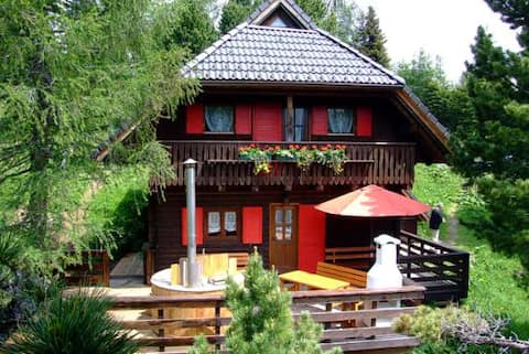 Cozy cabin with Swiss pine sauna and hot tub - 1800 m