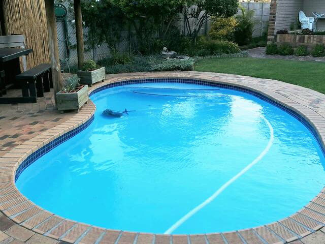 *Winter Promo* Private Pool. Near the beach. gallery image 3