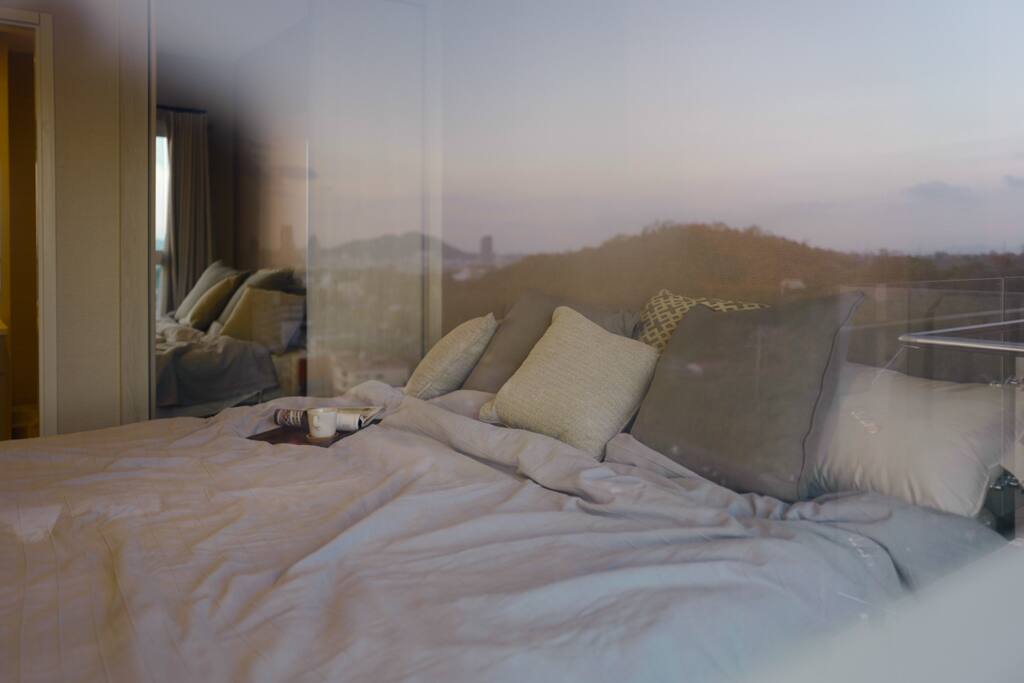 Bedroom (viewed from the balcony)