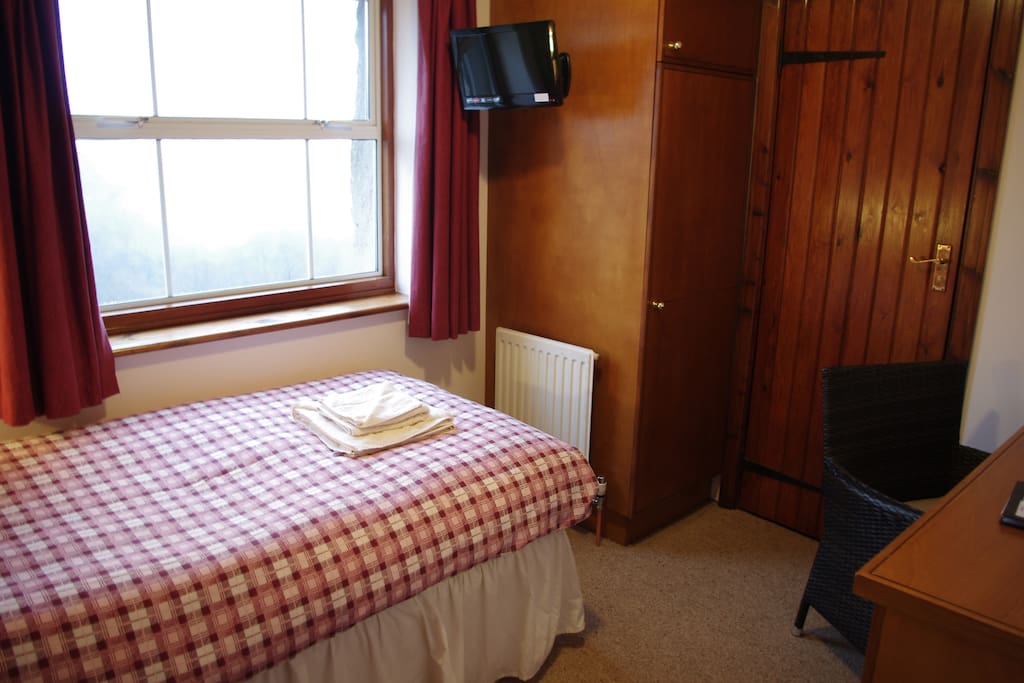 The single bedded en-suite room