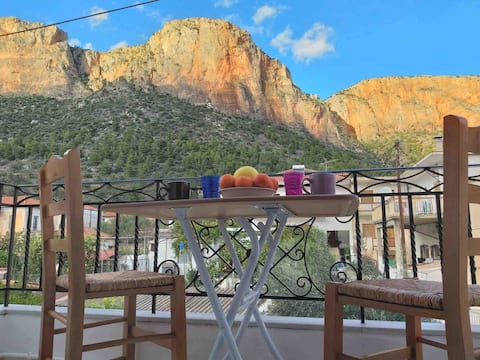 Successful Airbnb property: Delicatessen house with view 1 in Δήμος Νότιας Κυνουρίας