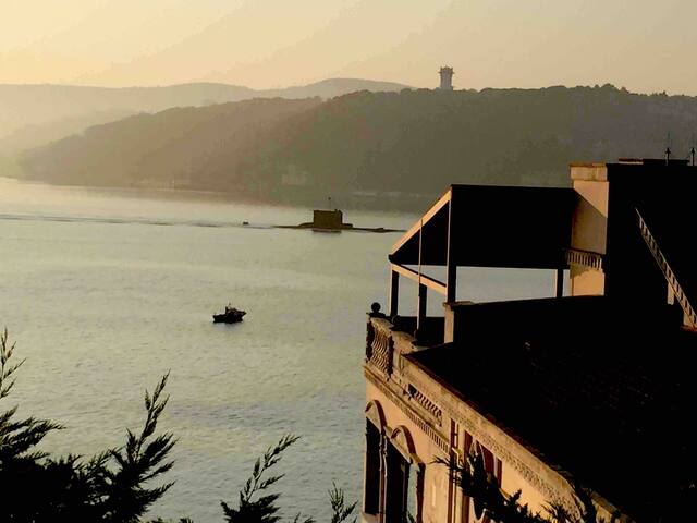 AMAZING APARTMENT 🧿 with stunning Bospurus views gallery image 3