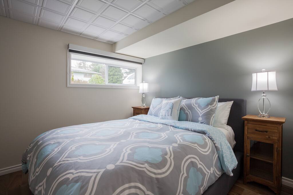 Queen size bed