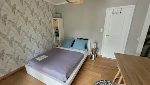 Bedroom/kitchenette/private bathroom + terrace