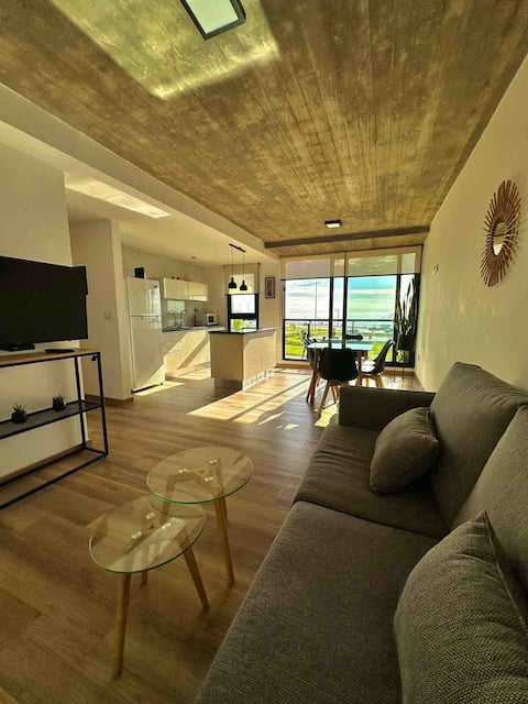 Top Airbnb: Beautiful Oceanfront Apartment | 1-4 People en Parque Luro