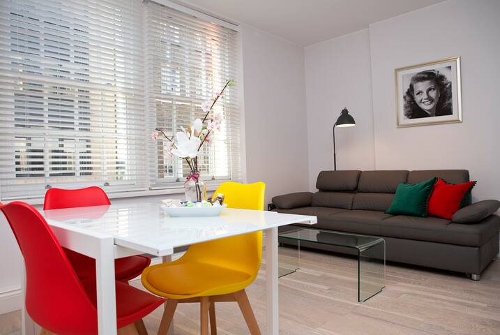 Soho Chambers Apt B, 1st Floor by Indigo Flats