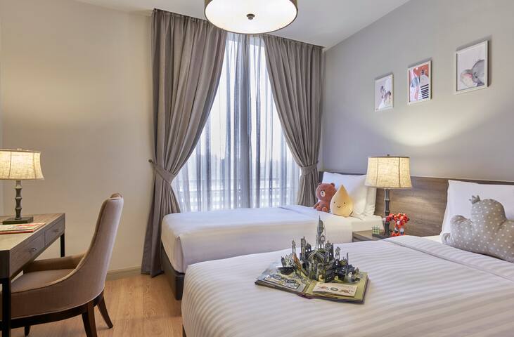 3BR Deluxe Urban Living in Orchard gallery image 5