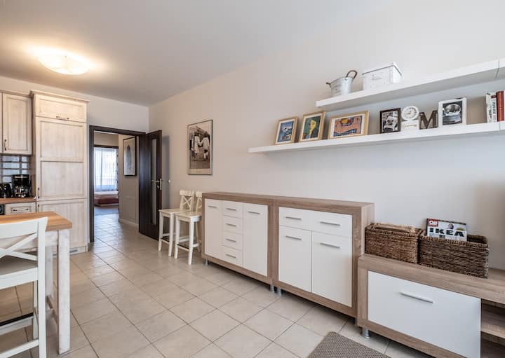 Brand New Luxury Spacious 2 BDRM Apt &Free Parking