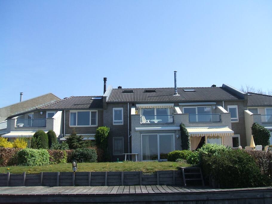 Appartement op 1ste verdieping.