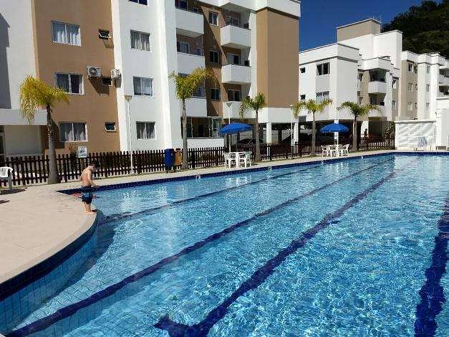 piscina adulto e infantil