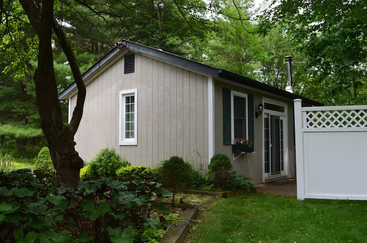 Rhinebeck Guest Cottage