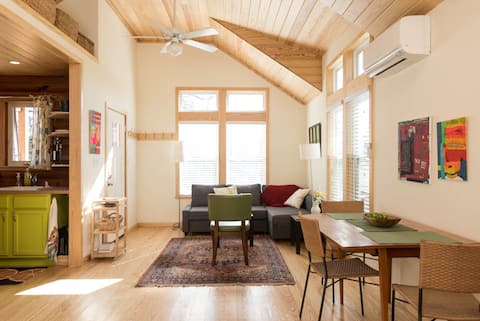 Top Airbnb: Honey Cloud Studio Casita on East Side in East Cesar Chavez