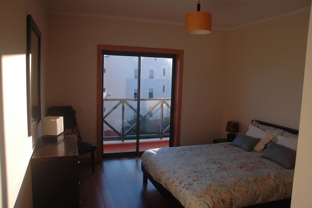 Suite with bathroom / Quarto suite