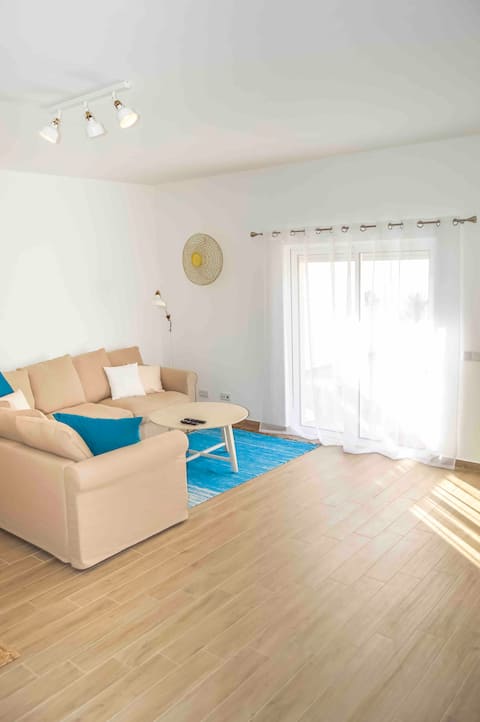 Imóvel de sucesso: Casa Maia- Spacious apartment with outdoor terrace em Olhão