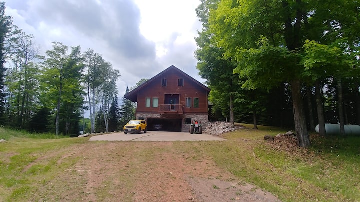 North woods lake estate on Oxbow lake