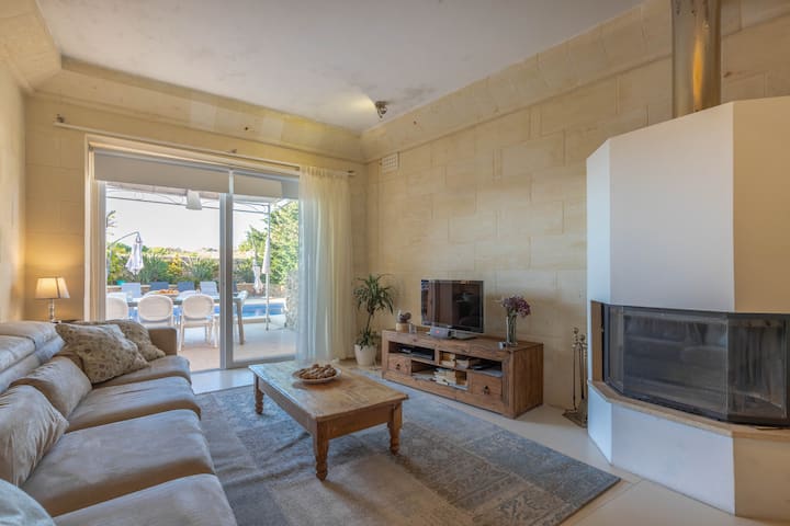 Unique Country House With Indoor / Outdoor Pool - Malta