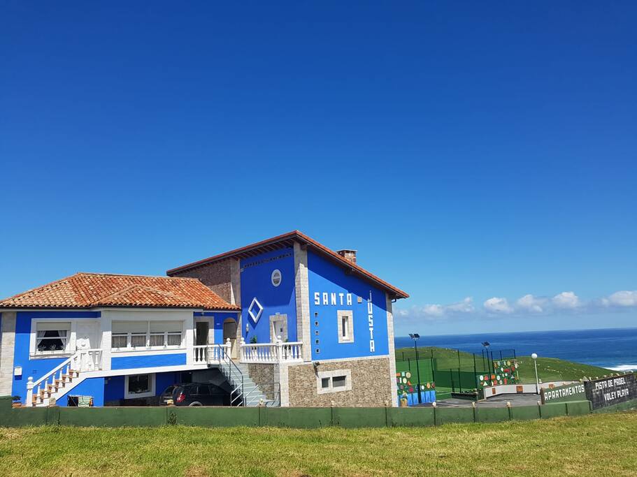 RECINTO VISTO DESDE CARRETERA ADYACENTE