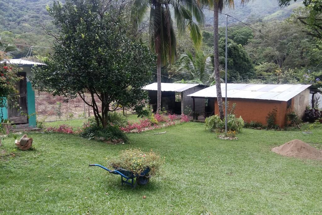 Jardín ideal para pícnic o acampar