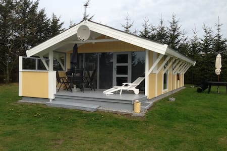 Sommerhus, meget tæt på Tornby Strand.