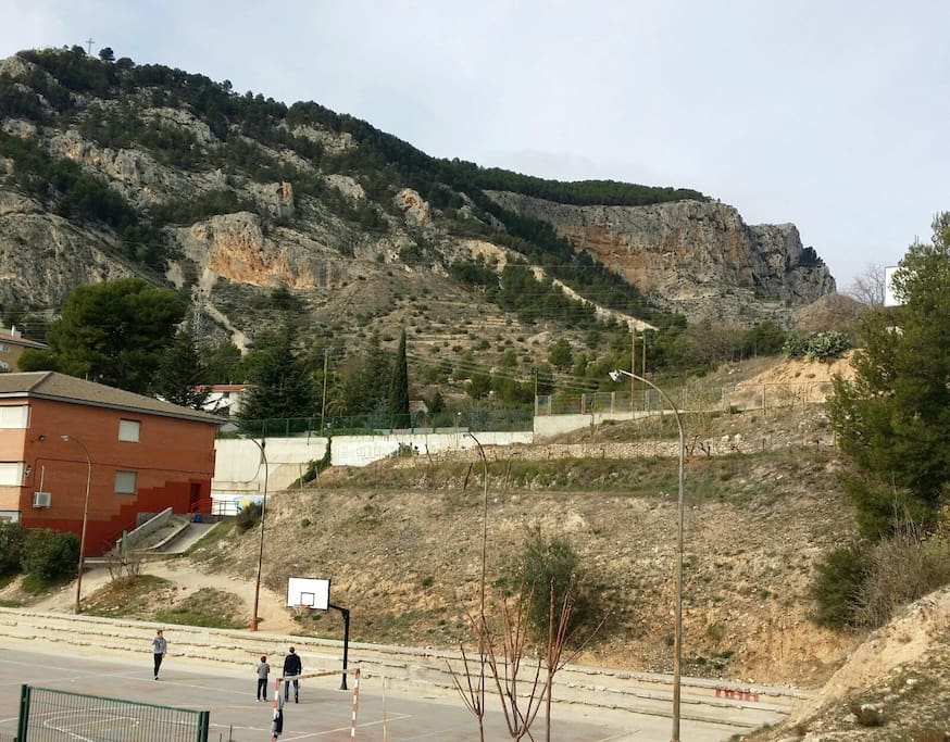 Vista hacia las montañas. Desde las dos habitaciones