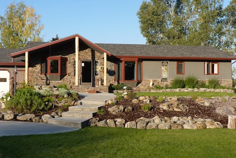Successful Airbnb property: A Rockin' TJ Vacation Home in Four Corners