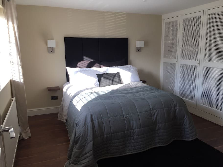 Bedroom with king size bed