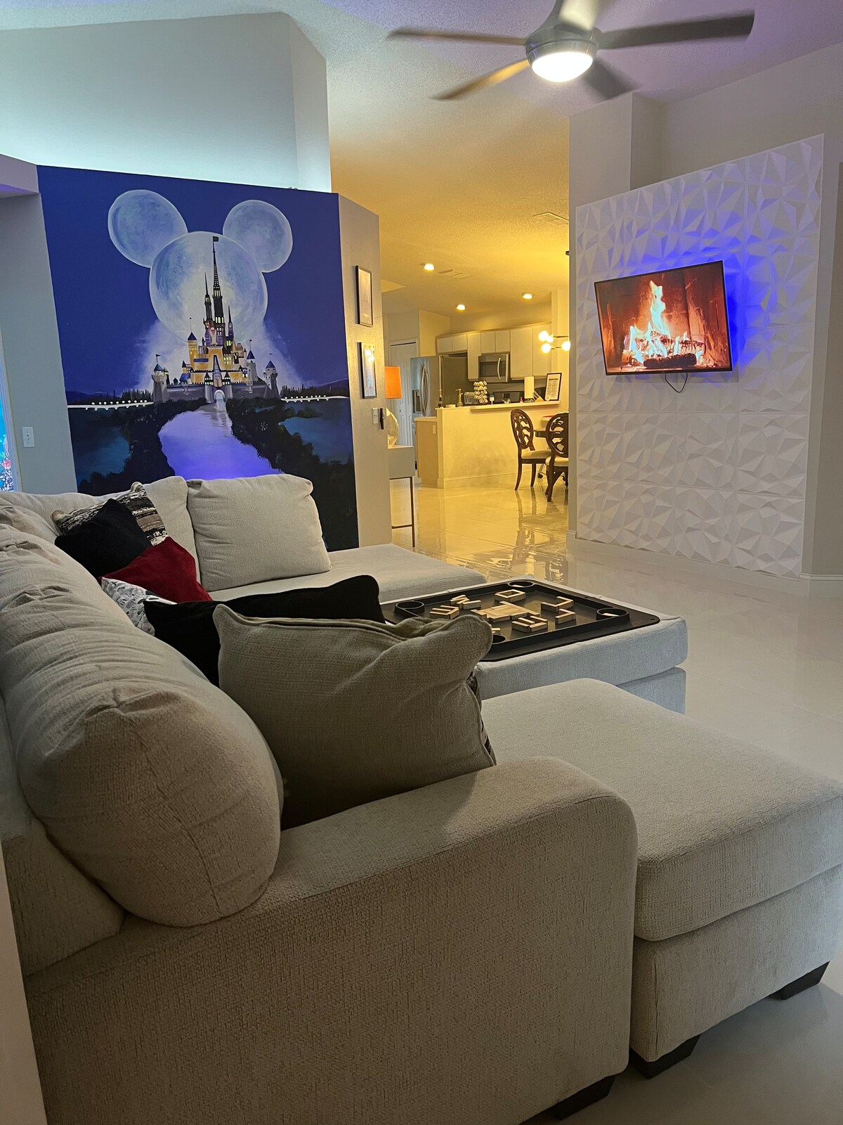 Plne vybavená obývacia izba pre celú rodinu