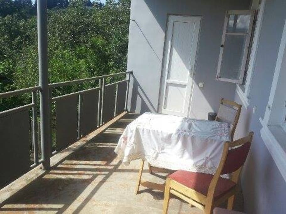 Балкон с видом на горы