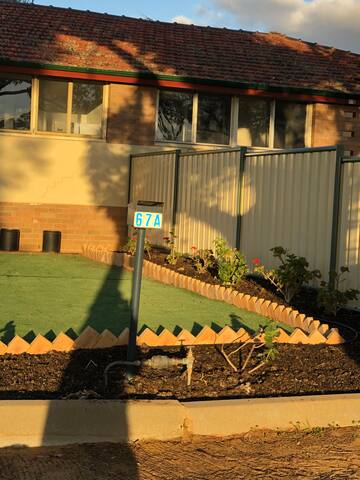Cosy Country Dwelling overlooking bushland