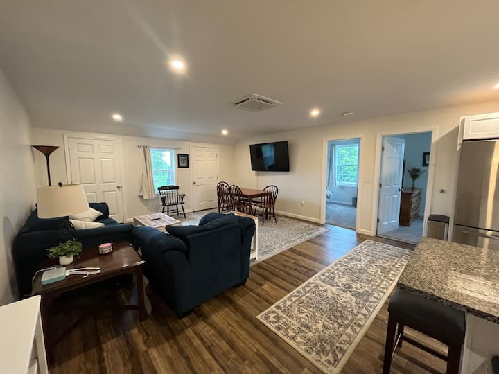 Gracious Two Bedroom Just Minutes To Middlebury! - Middlebury, VT