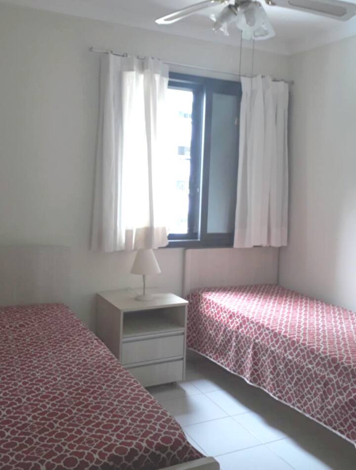 Dhomë 2 me krevate dyshe dhe ajër të kondicionuar