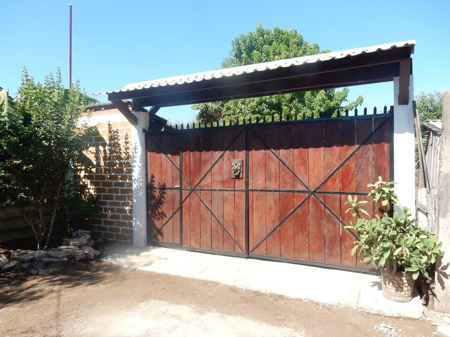 FACHADA/ENTRADA