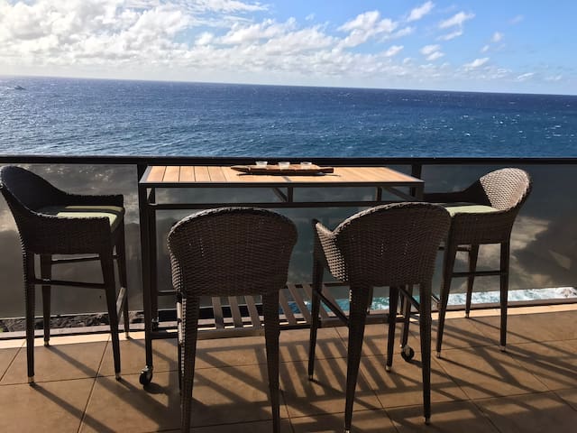 Direct Oceanfront Penthouse – Makahuena 3202