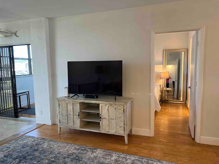 Location, Location, Location-water Front Condo 103 - Naples