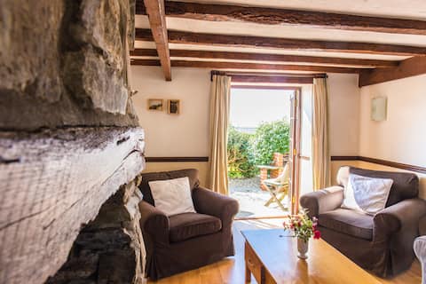 Successful Airbnb property: Walk the coast, soak in the tub, relax by the fire in Hartland