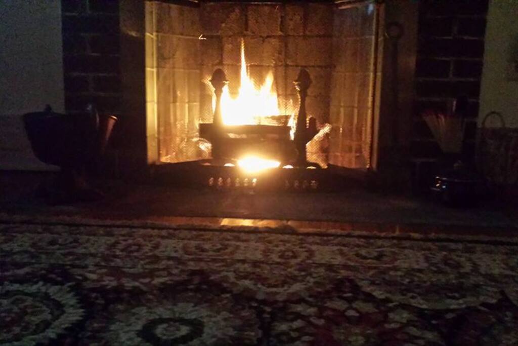 Working fireplace(under repair as of August 1, 2018)