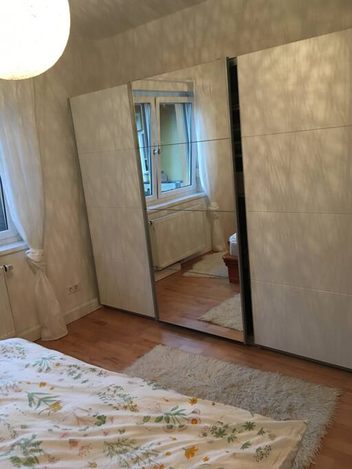 geräumiger Kasten